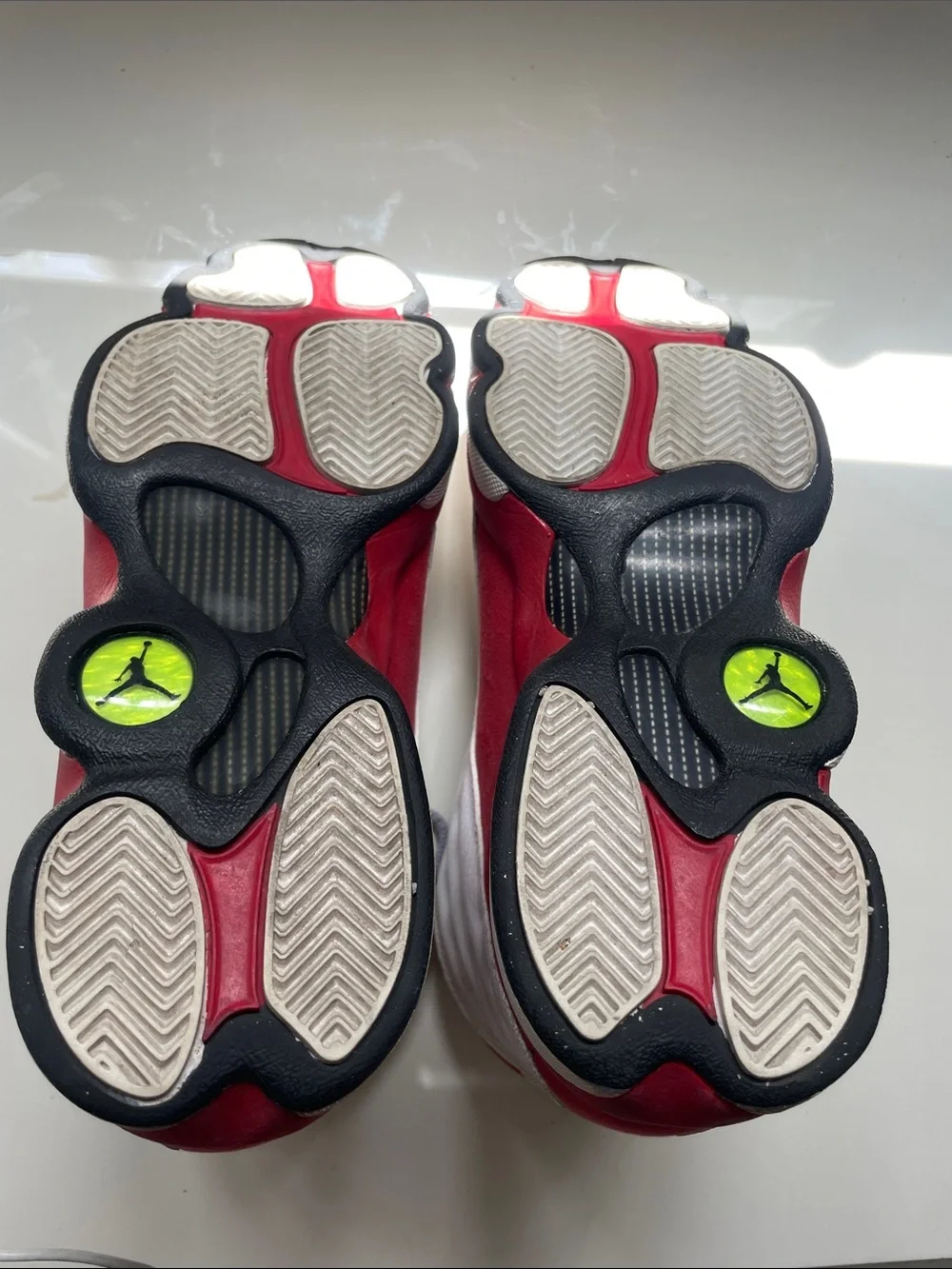 Jordan Kids Gray, White & Red Retro Sneakers 2014 sz 6 Y